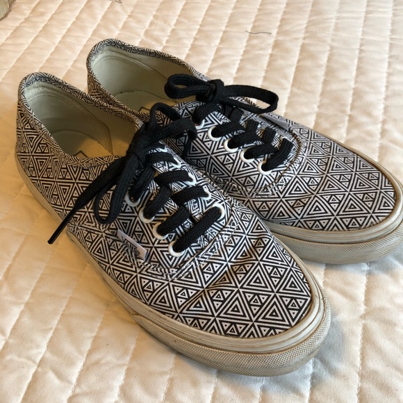 Vans - Picture 2 of 3